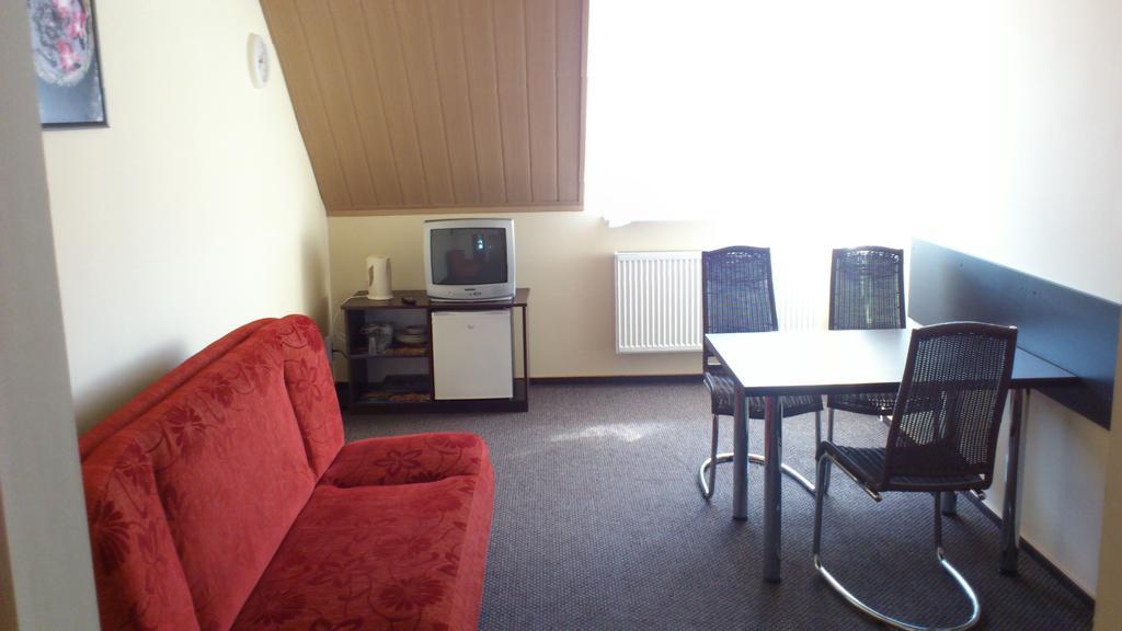 Hotel Sunstar Rewal Habitación foto